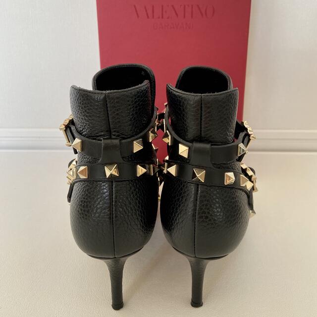 valentino garavani(ヴァレンティノガラヴァーニ)の★美品★ ヴァレンティノ ロックスタッズ ショートブーツ 36 黒/ブラック レディースの靴/シューズ(ブーツ)の商品写真