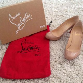 クリスチャンルブタン(Christian Louboutin)のクリスチャンルブタン ベージュ サイズ35(ハイヒール/パンプス)