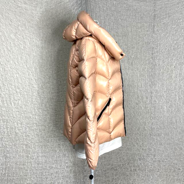 MONCLER - 美品✨日本未発売モンクレールダウンの通販 by 即日発送