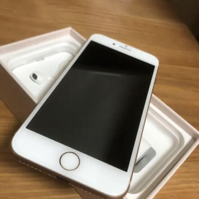 Apple(アップル)のiPhone8 64GB ゴールド　【極美品】【訳あり品】 スマホ/家電/カメラのスマートフォン/携帯電話(スマートフォン本体)の商品写真