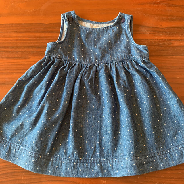 babyGAP(ベビーギャップ)のGAP ギャップ　デニムワンピース　サイズ　18-24m キッズ/ベビー/マタニティのキッズ服女の子用(90cm~)(ワンピース)の商品写真