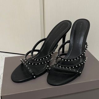 ザラ(ZARA)の【ZARA】スタッズ サンダル(サンダル)