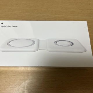 新品未使用　Apple MagSafeデュアル充電パッド MHXF3AM/A(バッテリー/充電器)