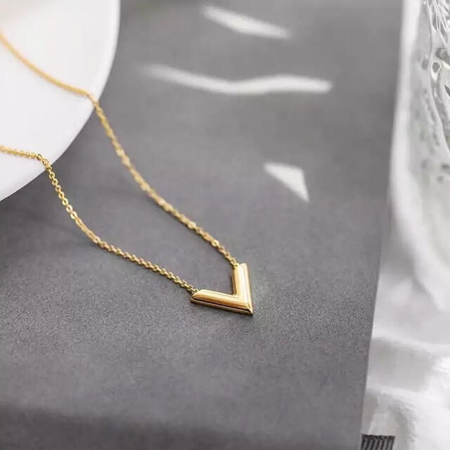 DEUXIEME CLASSE(ドゥーズィエムクラス)のv motif necklace 18kgp レディースのアクセサリー(ネックレス)の商品写真