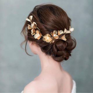 新品 ヘッドドレス ヘアアクセサリー ティアラ ブライダル ウエディング(ヘッドドレス/ドレス)