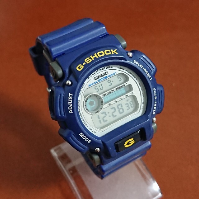 美品  箱ありCASIO G-SHOCK DW-9052 ネイビー 青 腕時計