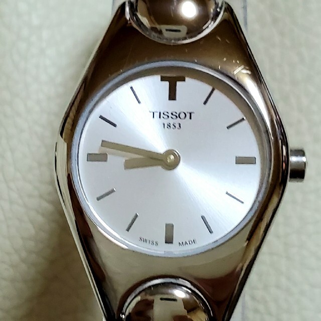 TISSOT(ティソ)のレア！良品 TISSOT ティソ シルバー バングル レディース レディースのファッション小物(腕時計)の商品写真