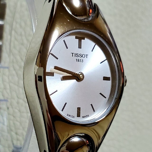 TISSOT(ティソ)のレア！良品 TISSOT ティソ シルバー バングル レディース レディースのファッション小物(腕時計)の商品写真