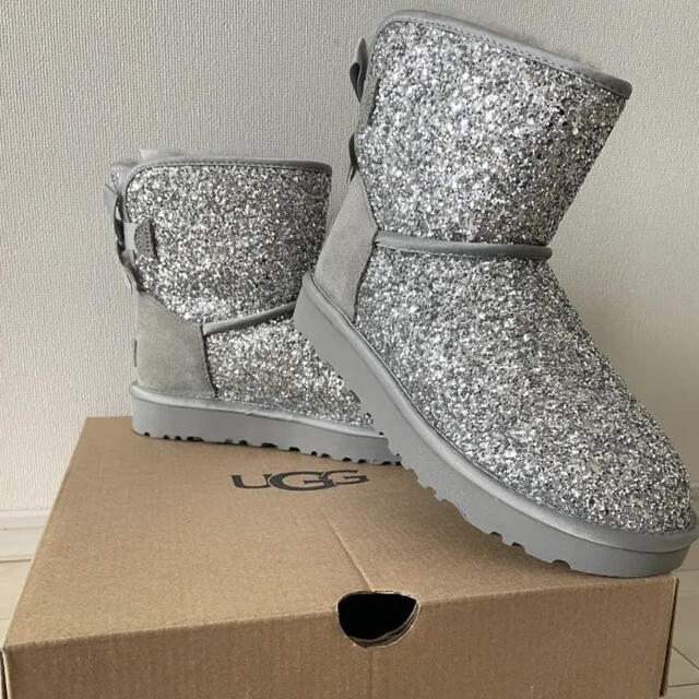 注目ブランド 新品未使用 正規品 UGG ブーツ 23センチ US6 早いもの