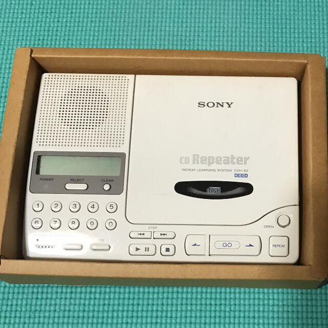 SONY(ソニー)の☆SONY CDリピーター/CDプレーヤー CDH-101 (語学教材用) スマホ/家電/カメラのオーディオ機器(ポータブルプレーヤー)の商品写真