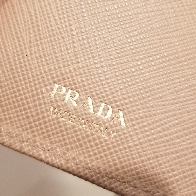 PRADA(プラダ)のPRADA　二つ折り財布　サフィアーノ L字ファスナー　レザー　ベージュ メンズのファッション小物(折り財布)の商品写真