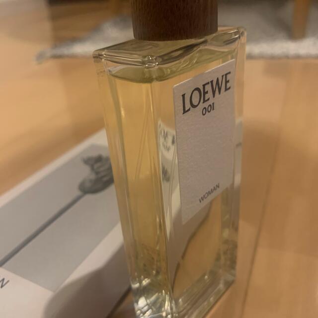 LOEWE(ロエベ)のLOEWE ロエベ001ウーマンオードゥパルファム50ml コスメ/美容の香水(香水(女性用))の商品写真