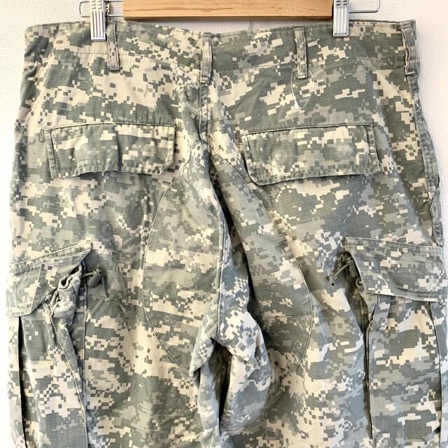 海軍 米軍 空軍 デジカモカーゴパンツ デジタルカモフラ 迷彩 ARMY メンズのパンツ(ワークパンツ/カーゴパンツ)の商品写真