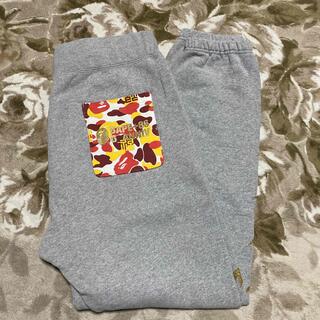 アベイシングエイプ(A BATHING APE)のAPE BAPE KAWS chaina 中国　スウェットパンツ　パンツ　L(その他)