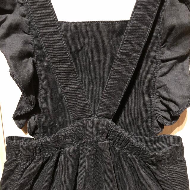 H&M(エイチアンドエム)のフリルコーデュロイサロペット キッズ/ベビー/マタニティのキッズ服女の子用(90cm~)(ワンピース)の商品写真