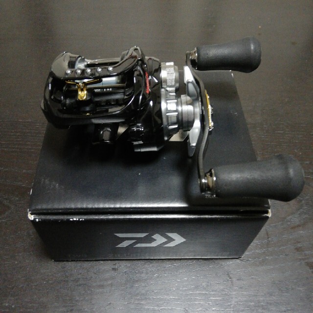 DAIWA(ダイワ)のダイワ　ジリオン　TW HD 1520HL スポーツ/アウトドアのフィッシング(リール)の商品写真