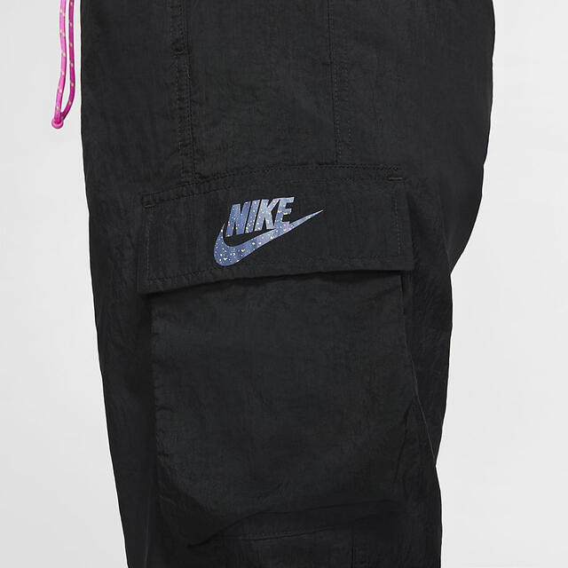 NIKE(ナイキ)のナイキ ウィメンズ アイコン クラッシュ ウーブン パンツ ナイロンパンツ 新品 レディースのパンツ(その他)の商品写真