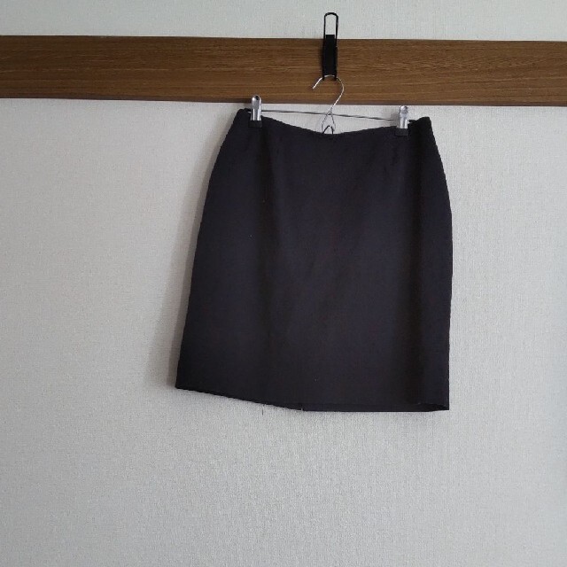 SOUP(スープ)のSOUPブラック刺繍タイトスカート レディースのスカート(ひざ丈スカート)の商品写真
