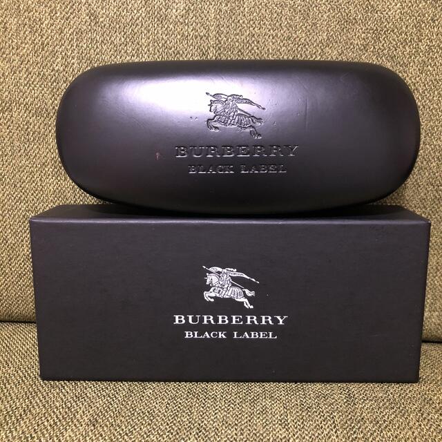 BURBERRY(バーバリー)の「June様」値下げ　バーバリー　眼鏡ケース、箱、眼鏡拭き、箱無し エンタメ/ホビーのゲームソフト/ゲーム機本体(その他)の商品写真