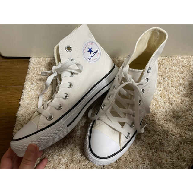 CONVERSE(コンバース)の最終値下げコンバース　ハイカット　ホワイト　未使用 レディースの靴/シューズ(スニーカー)の商品写真