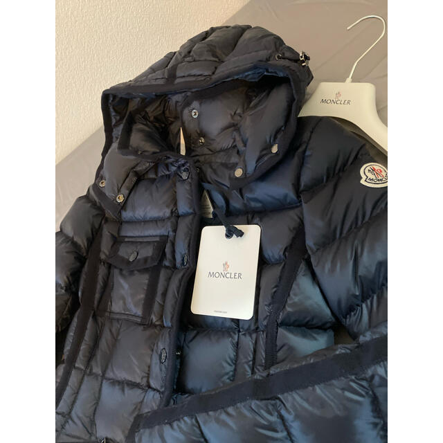 MONCLER(モンクレール)の新品 エルミンヌ ネイビー 0 モンクレール moncler hermine  レディースのジャケット/アウター(ダウンコート)の商品写真