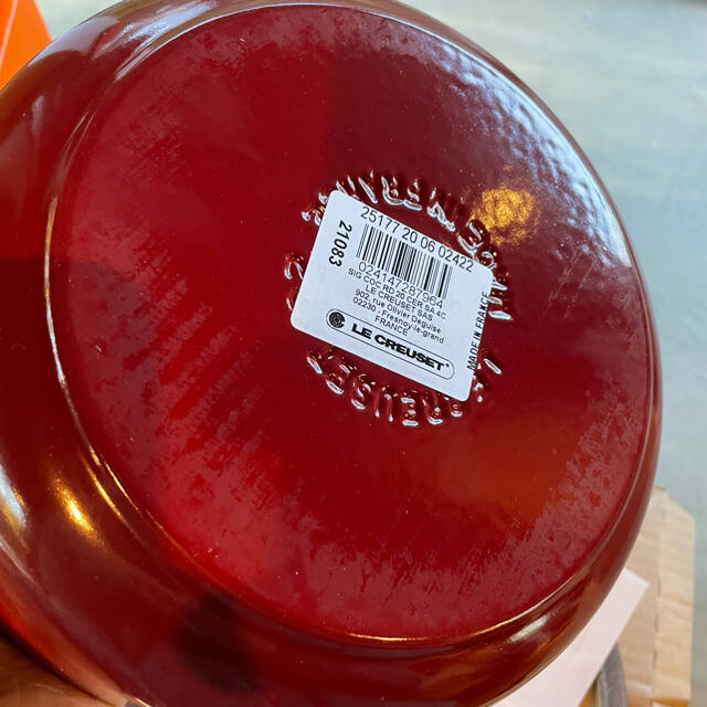 LE CREUSET(ルクルーゼ)のLE CREUSET ルクルーゼ 20cm レッド 鍋 新品未使用 インテリア/住まい/日用品のキッチン/食器(鍋/フライパン)の商品写真