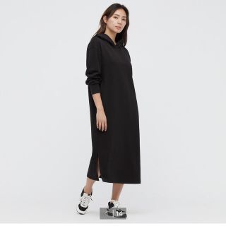 ユニクロ(UNIQLO)のスウェットフーデッドワンピ UNIQLO ユニクロ 新品 S(ひざ丈ワンピース)