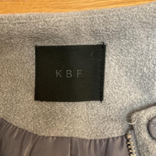 KBF(ケービーエフ)のKBF グレーノーカラー　膝丈コート レディースのジャケット/アウター(ロングコート)の商品写真