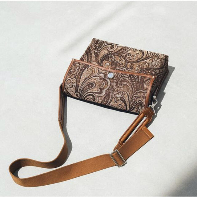 CHANEL クルーズライン スポーツタイプ お洒落な黒ボストンバッグ