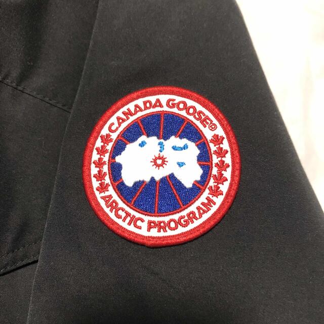 CANADA GOOSE(カナダグース)のお値下げ🌟カナダグース　メイトランド　ブラック　Mサイズ メンズのジャケット/アウター(ダウンジャケット)の商品写真