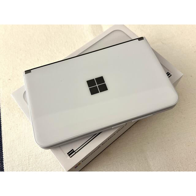 Microsoft(マイクロソフト)のSurface Duo 2 グレイシア 256GB 中古美品 スマホ/家電/カメラのスマートフォン/携帯電話(スマートフォン本体)の商品写真