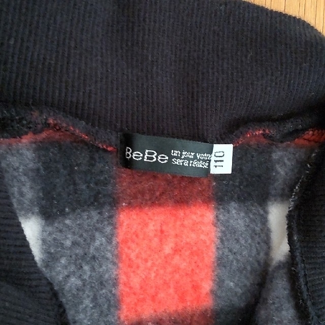 BeBe(ベベ)のBeBe フリース 110 キッズ/ベビー/マタニティのキッズ服男の子用(90cm~)(ジャケット/上着)の商品写真