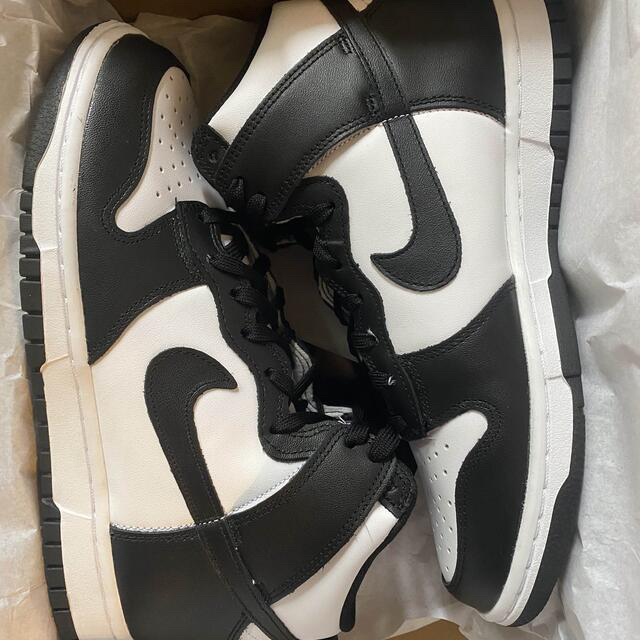 スニーカーNIKE  DUNK HIGH BLACK AND WHITE パンダ　ダンク