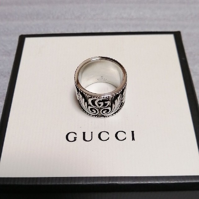 Gucci(グッチ)のグッチ ダブルリーフモチーフリング レディースのアクセサリー(リング(指輪))の商品写真