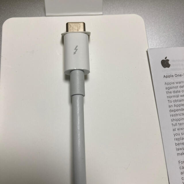 Apple(アップル)のApple thunderbolt 3 to2 変換アダプタ/0.5m ケーブル スマホ/家電/カメラのPC/タブレット(PCパーツ)の商品写真