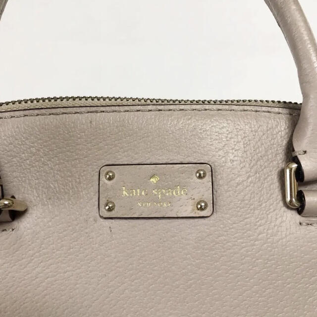 kate spade new york(ケイトスペードニューヨーク)のケイトスペード　ハンドバッグ　2way　ショルダーバッグ　パールベージュ レディースのバッグ(ハンドバッグ)の商品写真