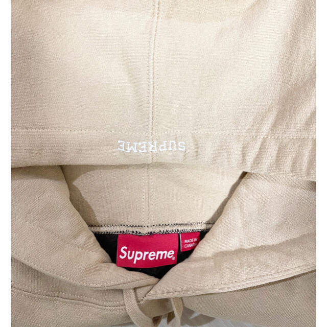 新品未使用✨supremeパーカー(タグロゴアイテム付き)