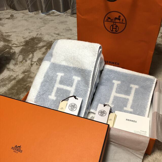 Hermes(エルメス)の新品　HERMES エルメス　アヴァロン　タオルセット インテリア/住まい/日用品の日用品/生活雑貨/旅行(タオル/バス用品)の商品写真