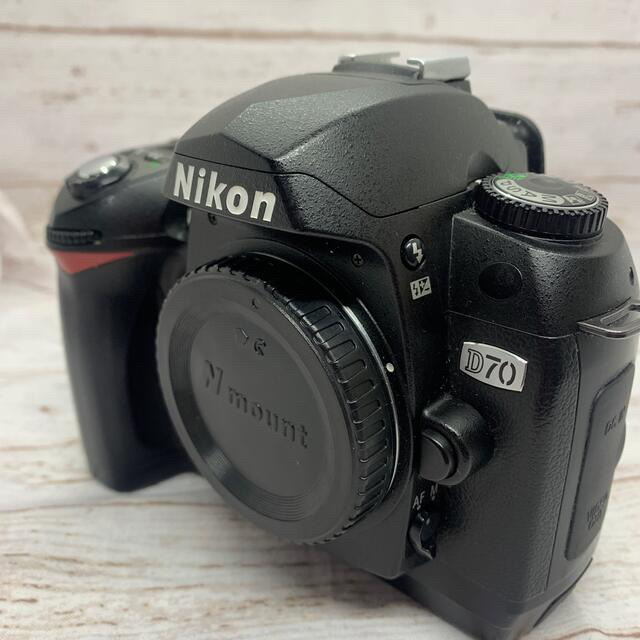 Nikon(ニコン)のNikon   D70   ボディ スマホ/家電/カメラのカメラ(デジタル一眼)の商品写真