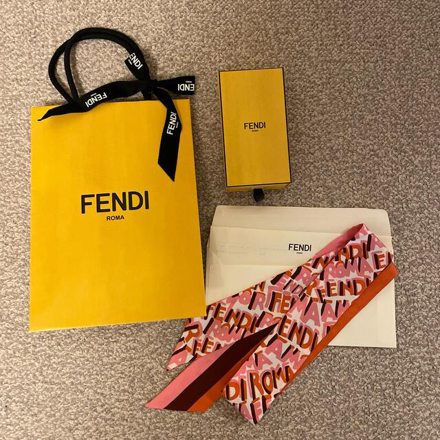 FENDI WRAPPY 【お買得！】 60.0%OFF www.gold-and-wood.com