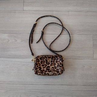 PRADA(レオパード ・ ショルダーバッグ)のフリマアイテム一覧 PRADA(レオパード ・ ショルダーバッグ)のフリマアイテム一覧