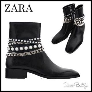 ザラ(ZARA)のzara パールブーツ チェーン(ブーツ)