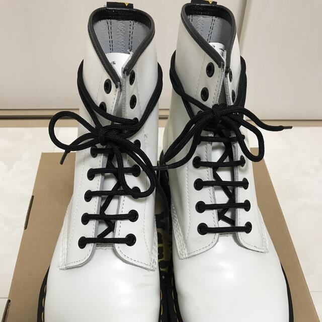 Dr.Martens(ドクターマーチン)の美品 Dr.Martens ドクターマーチン 8ホール ブーツ ホワイト 送料込 メンズの靴/シューズ(ブーツ)の商品写真