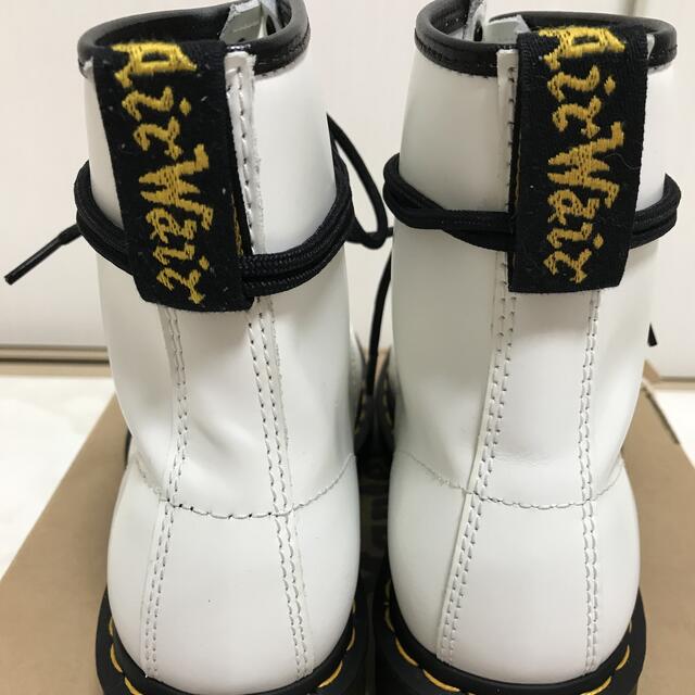 Dr.Martens(ドクターマーチン)の美品 Dr.Martens ドクターマーチン 8ホール ブーツ ホワイト 送料込 メンズの靴/シューズ(ブーツ)の商品写真