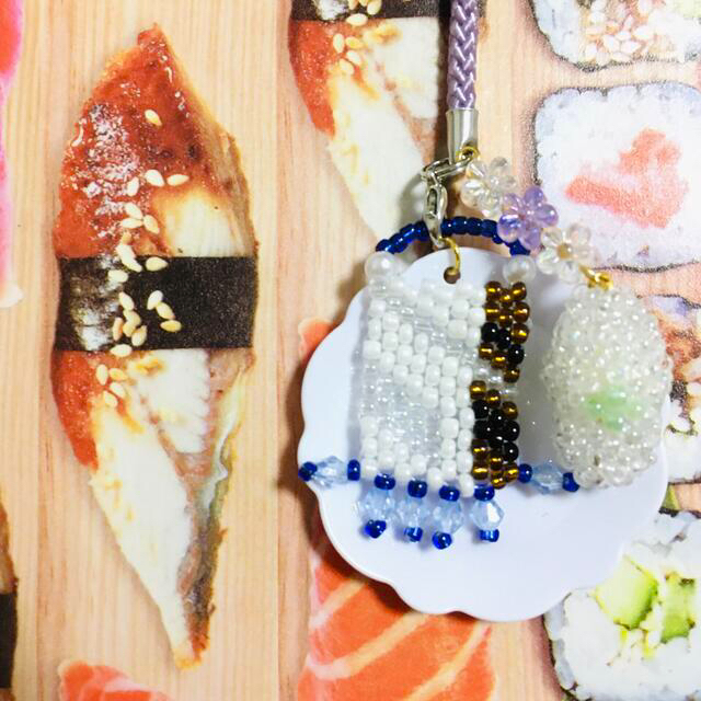 うなぎの蒲焼きお寿司　ミニチュア　ストラップ　フェイクフード　ビーズハンドメイド