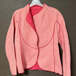 ヒロココシノ(HIROKO KOSHINO)の蛍光ピンクのジャケット(ノーカラージャケット)