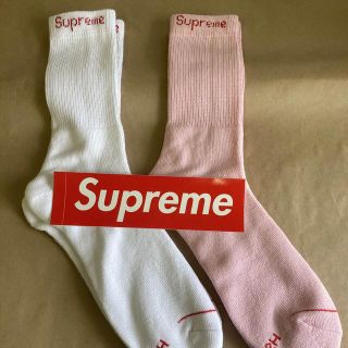 シュプリーム(Supreme)の新品!送料込!supremeソックスセット　ピンク、ホワイト各1足‼︎(ソックス)