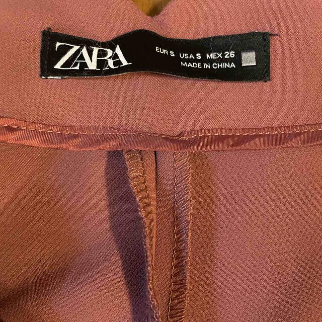 ZARA(ザラ)のZARA ハイウエストパンツ　マルサラ レディースのパンツ(カジュアルパンツ)の商品写真