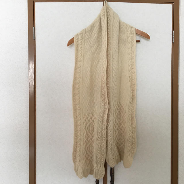 アラン編みオフ白ロングマフラー レディースのファッション小物(マフラー/ショール)の商品写真