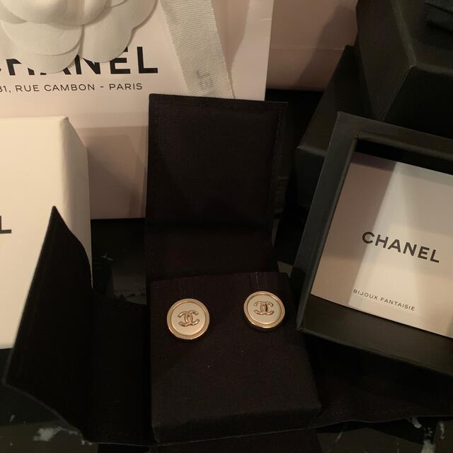 CHANEL ピアス　未使用に近い